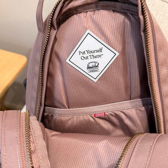 Herschel Nova Backpack - 18L Ash Rose - Picture 5 of 9
